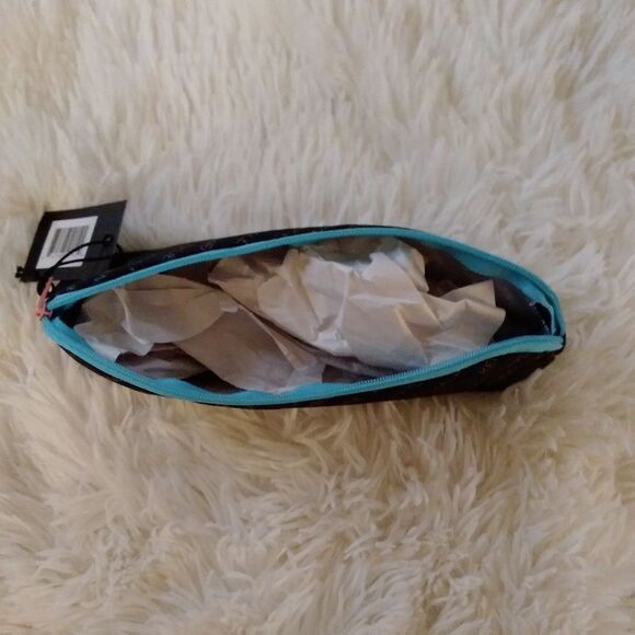 🎈🎈🎈🆕Kendall + Kylie Multi Purpose Cosmetic Pouch - Picture 5 of 5